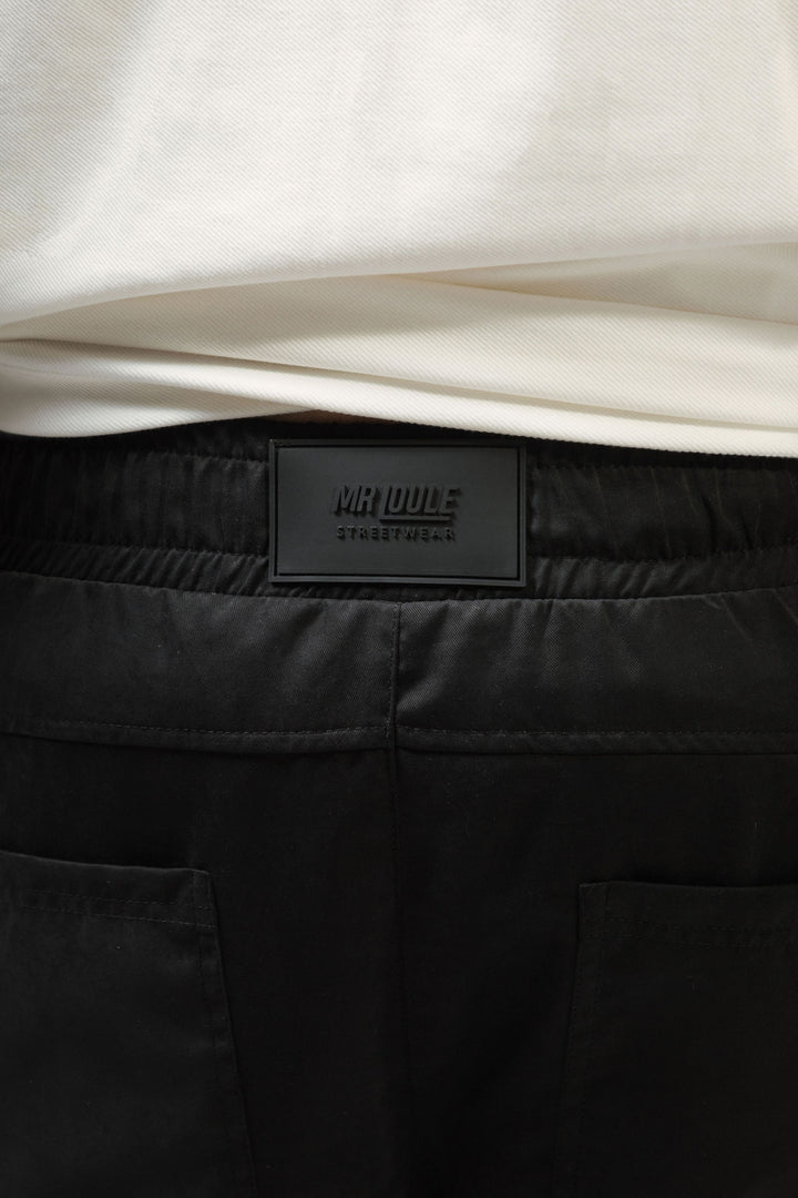Pantalón Fit Cómodo Negro  con insumo en la espalda
