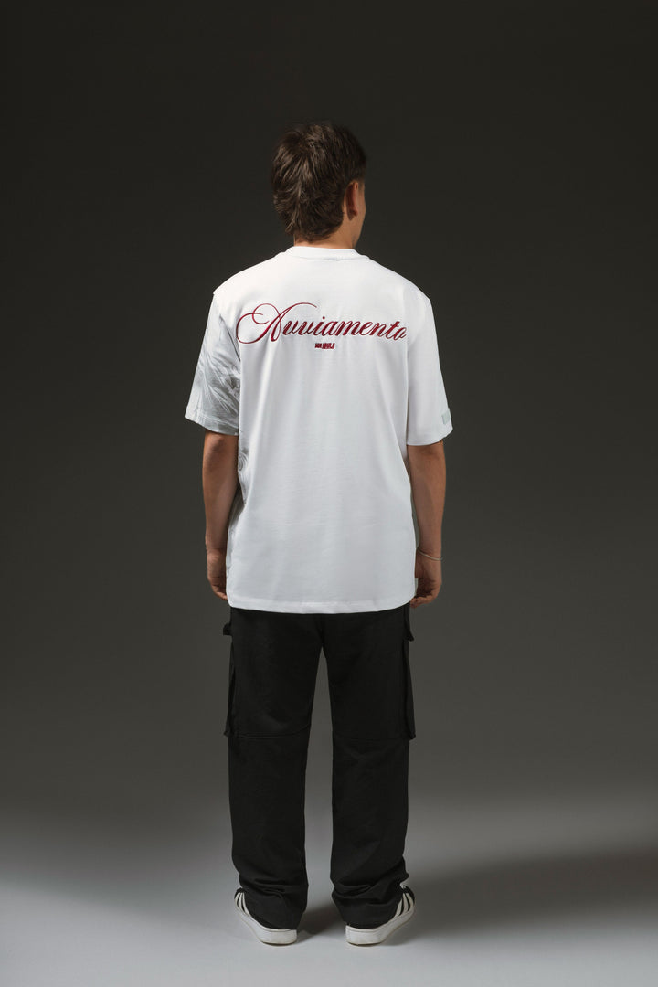 Camiseta Oversize Blanca con texto Bordado Rojo 